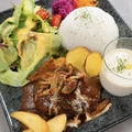 料理メニュー写真&nbsp;煮込みハンバーグ