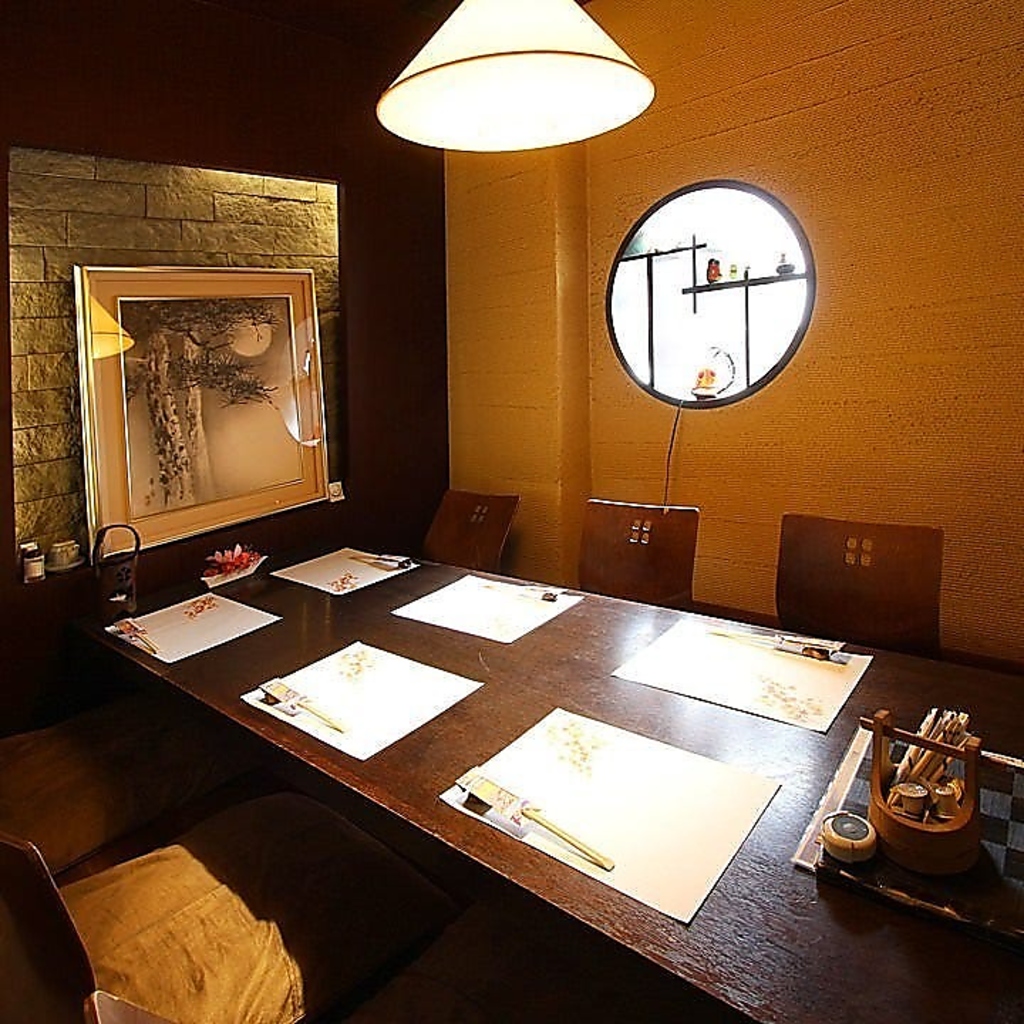 ホテル内という利便性と静謐な佇まいを兼ね備え、ご親族のお集まりに最適な空間をご用意しております