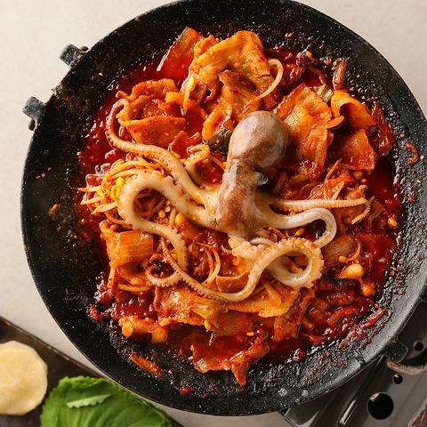 ニュートロな韓国創作料理のお店♪タコのナッコプセ付き贅沢コース！