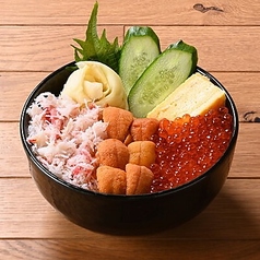 三色丼　上