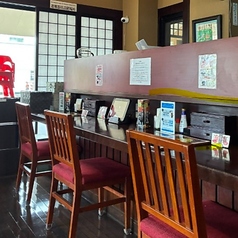 おひとり様にも安心してご利用いただけるよう、1名席のカウンターもご用意しております◎