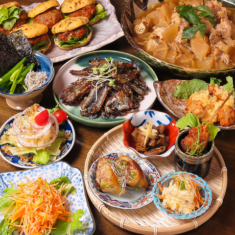 大人気のおばんざいを楽しめる居酒屋です。お一人様から宴会までご利用いただけます。