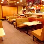 解放感のある店内で友達との特別な時間を満喫できます。思い出に残る楽しい時間をお過ごしください。