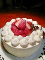 記念日や誕生日など自家製ケーキでお手伝いします。