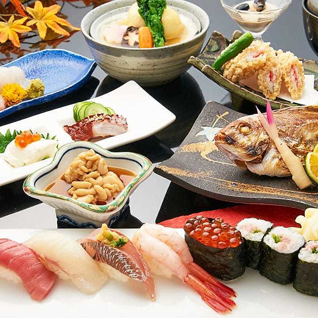 宴会コースでは本格寿司に加え、逸品料理を数々ご堪能いただけます。