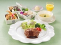 料理メニュー写真&nbsp;お子様会席　　※写真のメイン料理はハンバーグです