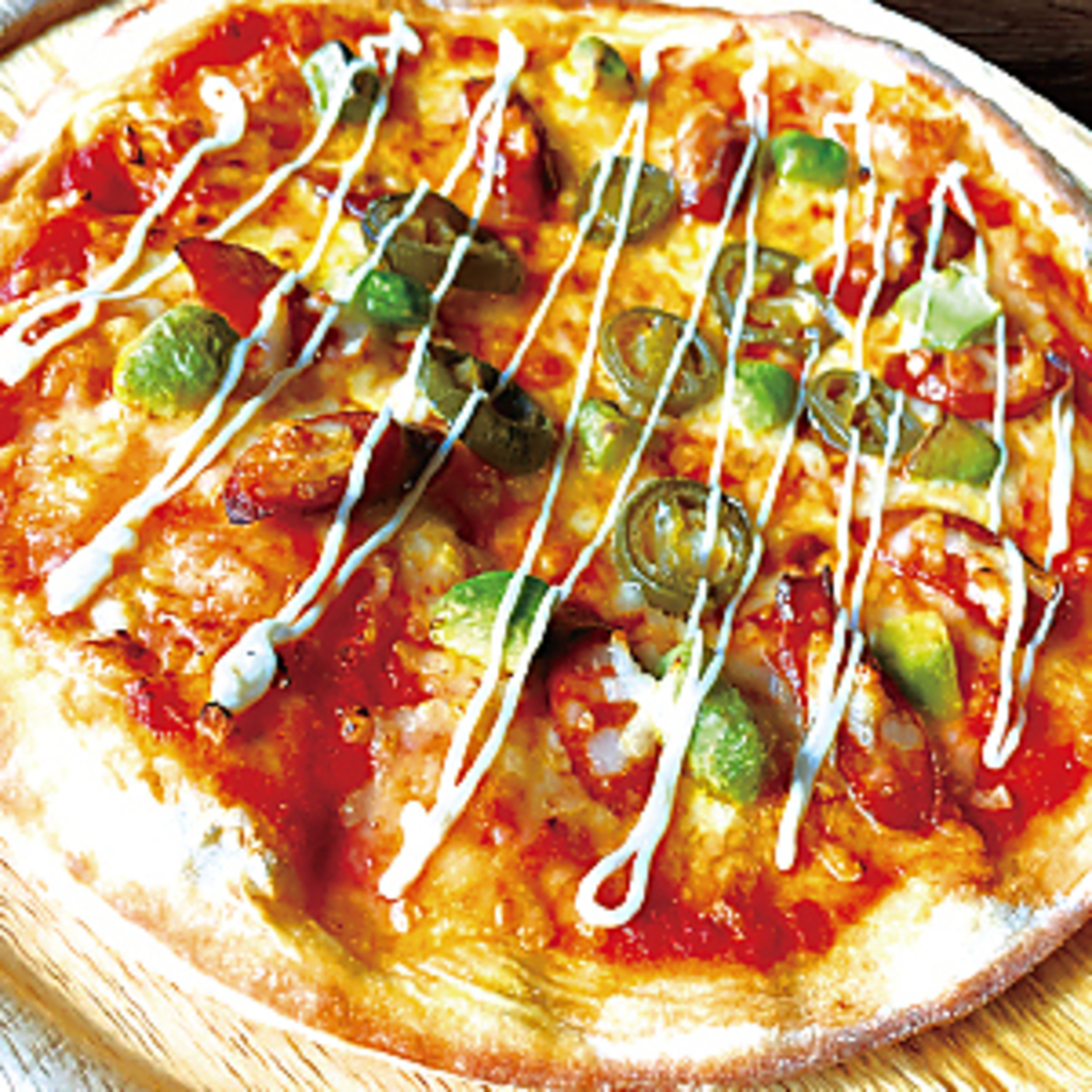 ピザや麺類など、お食事メニューもございます♪しっかり食べたい派も安心してご利用ください！