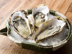 《海のミルク》とも呼ばれる栄養価の高い「牡蠣」その時期に一番美味しい産地より取り寄せています。