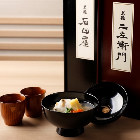 50種以上の日本酒と和食をご用意！接待にも安心の個室を完備◎