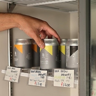 ドラフトビールや各国のクラフトビールは常備40種