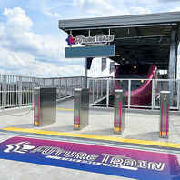 廃車サンダーバードが“未来行き”体験の舞台に