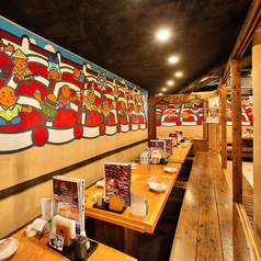 【1階／オープンフロア】　大人数での観光の方や会社の宴会などにぴったりな掘りごたつ席。