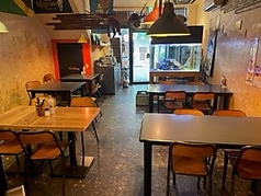 テーブルお客様のご要望に合わせてセッティング♪も出来るので少人数から大人数まで