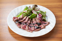お肉と調理、ソースにこだわった、トスカーナ名物牛肉のタリアータ！の写真