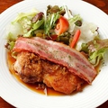 料理メニュー写真 鶏モモ肉のステーキ