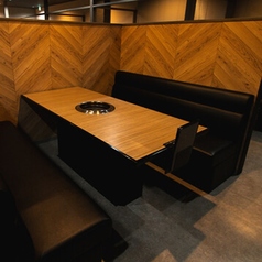 【半個室ソファ席6名様×3卓】