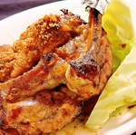 【当店人気看板メニュー】香川県名物の骨付き鶏を食べよう♪親か雛か選んで是非ご賞味ください！！
