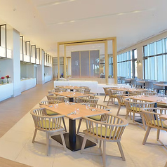 【テーブル席】※4名様がけのテーブル席を卓ご用意しております。