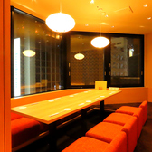 各線すすきの駅徒歩約3分と駅チカ居酒屋 じぶんどき♪和モダン調のスタイリッシュな店内は、接待・会食に最適な少人数向け個室や最大32名様対応の宴会用個室など、お洒落でくつろげる大小完全個室を完備しております。ご希望の個室がありましたらご予約時にお伝えください♪昼宴会もOK!