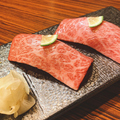料理メニュー写真 黒毛和牛炙り寿司　（2貫）