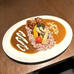 ハーフ＆ハーフカレー油淋鶏のせ