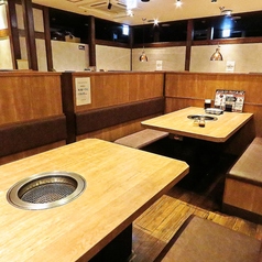 デートなどでも使える横並びのお席もご用意しております。