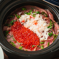 料理メニュー写真&nbsp;牛蟹いくらの土鍋ごはん