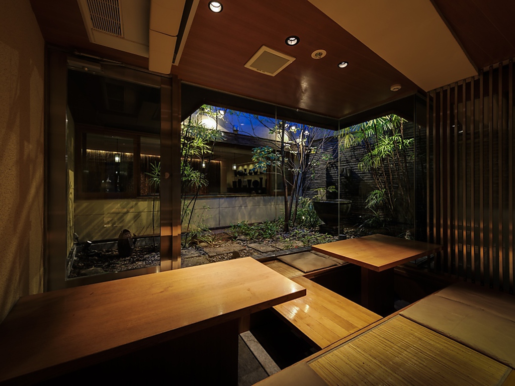 《特別癒し空間》お庭が見える掘り炬燵個室 8名様までＯＫ！