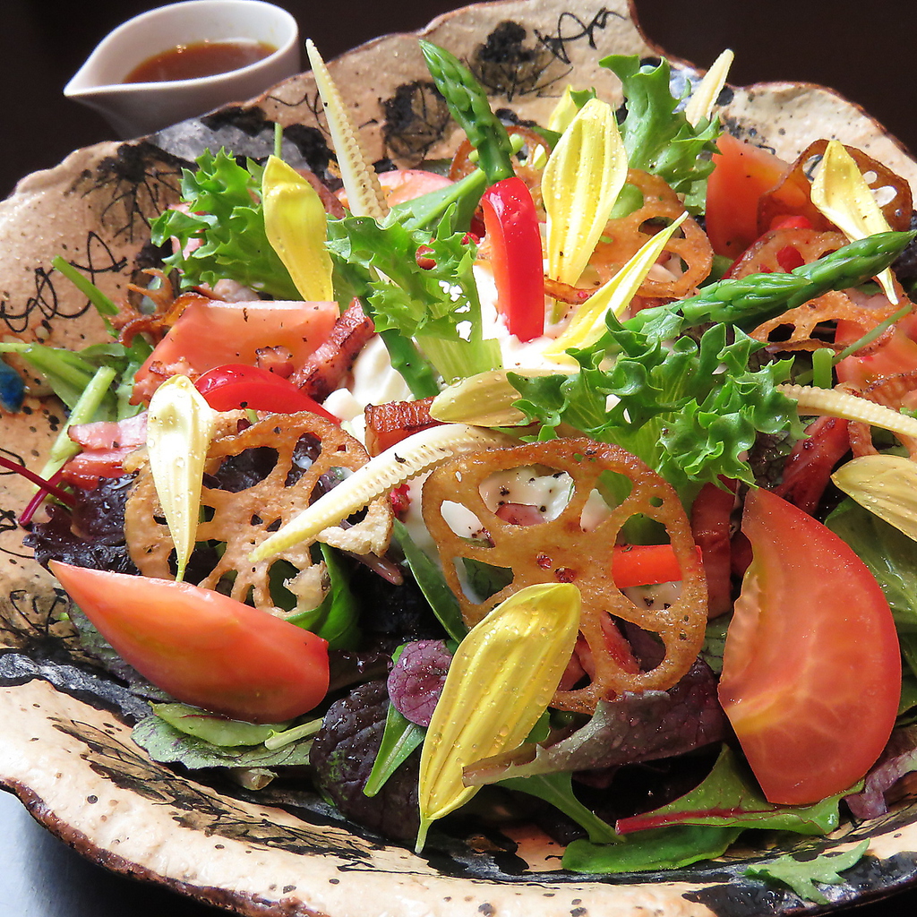 彩り鮮やかな季節を感じる料理