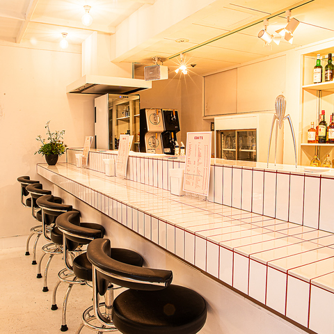 DINING BAR CON T E _CjOo[Re