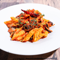 鯵と茄子のペンネ　プッタネスカ