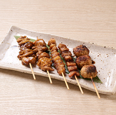 焼き鳥の5種盛合せ