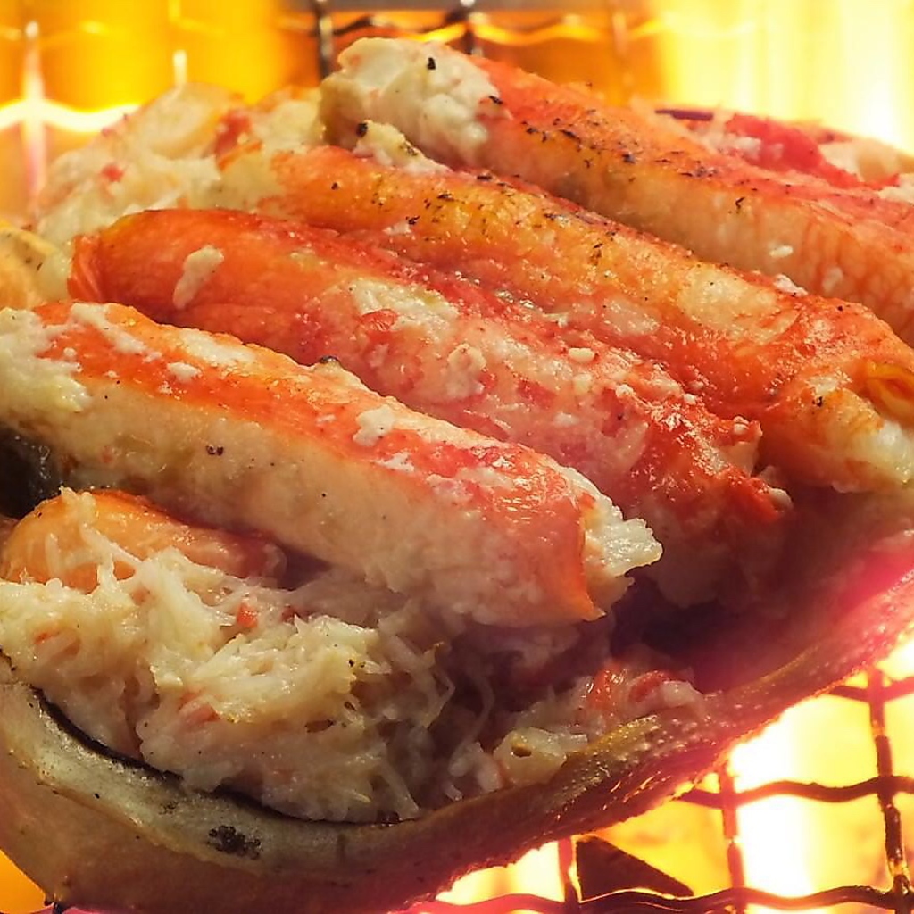 カニの身とカニ味噌だけで焼き上げる、カニ甲焼き