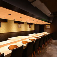 上質なカウンター席で楽しむ至高の江戸前鮨