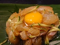 料理メニュー写真&nbsp;本日鮮魚でピリ辛ユッケ風