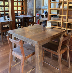 窓際× 3名掛け席