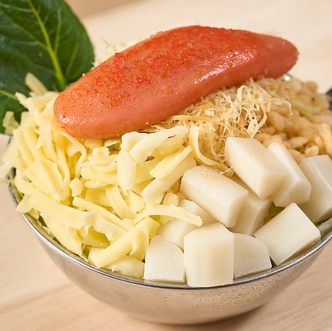 毎日仕込む手作りお惣菜と、昆布・鰹・豚骨の三層出汁を使った本格もんじゃが自慢！
