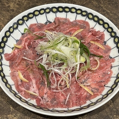 牛タン低温調理のカルパッチョ