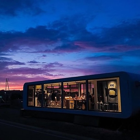 朝から夜まで、お酒もノンアルも主役のバル。