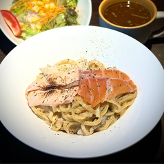 サーモンのペペロンチーノ