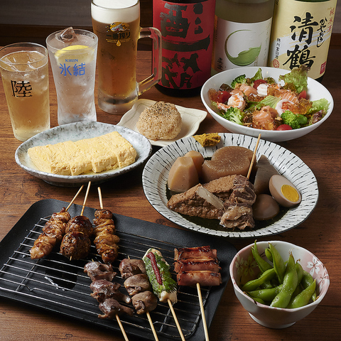自慢の特製出汁が染みたおでんと、香ばしい炭火焼き鳥を心ゆくまで堪能できる店です♪
