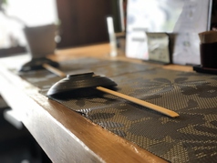 カウンター席10席あります。