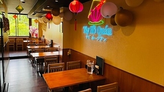 ベトナム北部をモチーフにした店内のテーブル席は、暖かみのある木製のテーブルが特徴です♪会社宴会・デート・女子会などに最適◎リラックスした雰囲気の中で、本場の味の数々を心ゆくまでお楽しみください♪