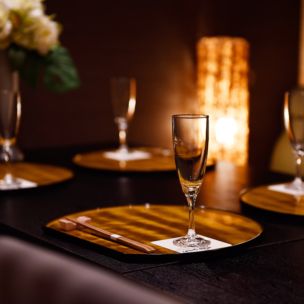 上質で落ち着いた空間で、大切な方とのひとときをお過ごし下さい。