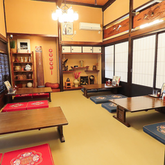 小さなお子様連れのお客様も安心、4～6名様向けの座敷をご用意しております。テーブル間広々と間隔保持しております。