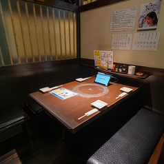 3~４名様まで座れる、ゆったり個室です。