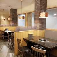 ゆったり座れるテーブル席各種ご用意#弁天町#九条