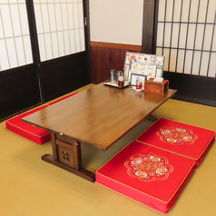 友人や家族、会社の仲間とゆっくりお食事をお楽しみたい方におススメ！個室をご用意しております！個室のご利用をご希望の方は、早めにご予約下さい！4～6人様向けのお席をご用意しております。