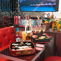 近隣のお店からの出前可能＆食べ物持ち込み自由♪