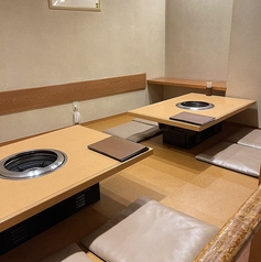 魚津焼肉 桃園の雰囲気2